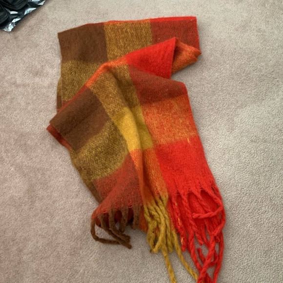 orange multicoloured checker scarf - Picture 2 of 3